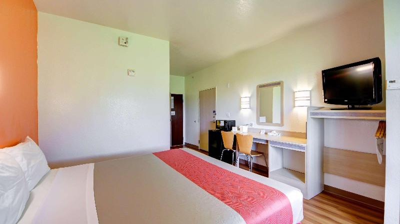 Motel 6 El Reno, OK image
