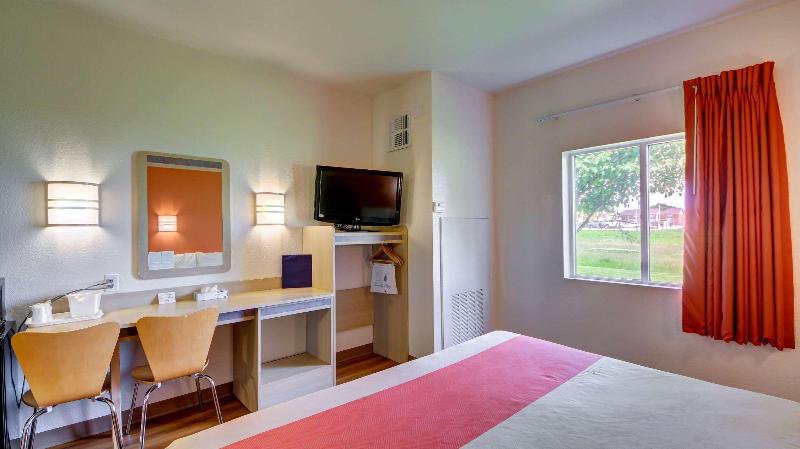Motel 6 El Reno, OK image