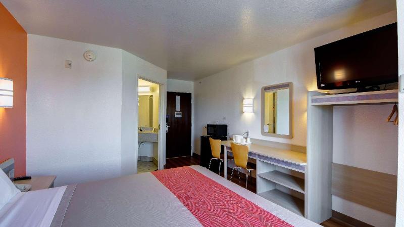 Motel 6 El Reno, OK image