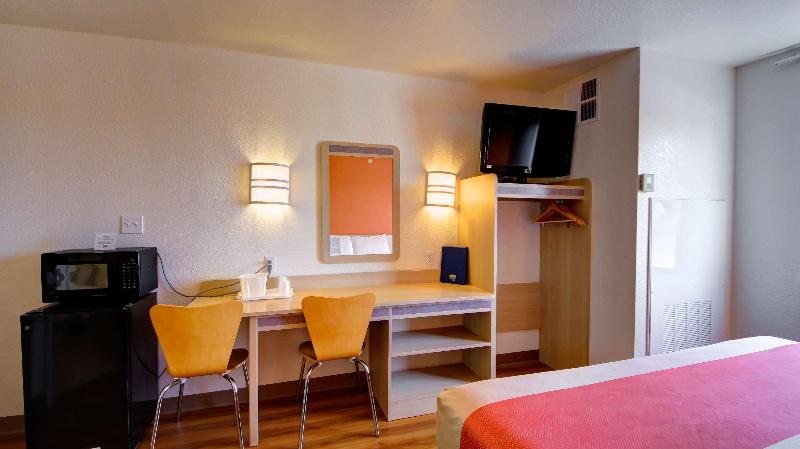 Motel 6 El Reno, OK image