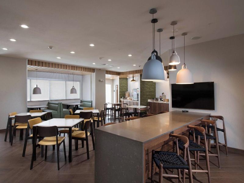 Fairfield Inn & Suites by Marriott Oklahoma City E image