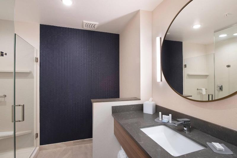 Fairfield Inn & Suites by Marriott Oklahoma City E image