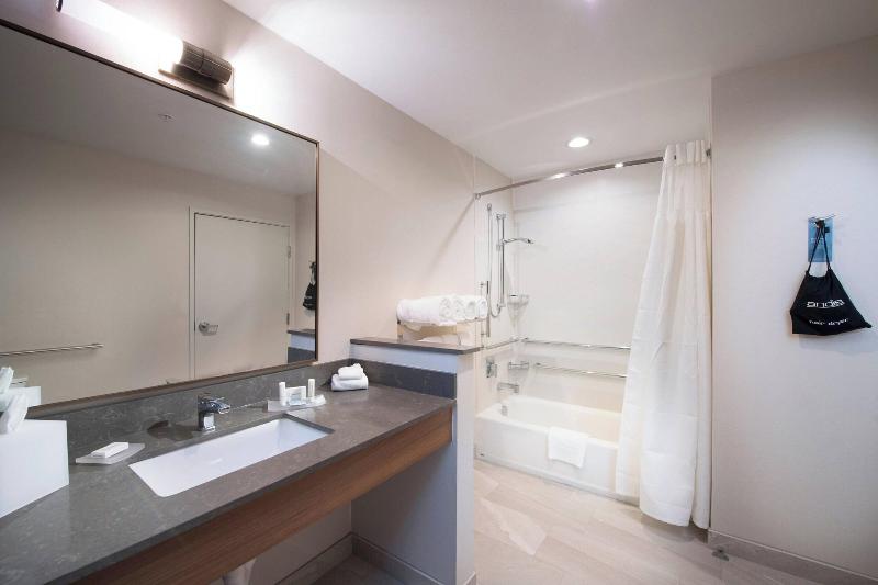 Fairfield Inn & Suites by Marriott Oklahoma City E image