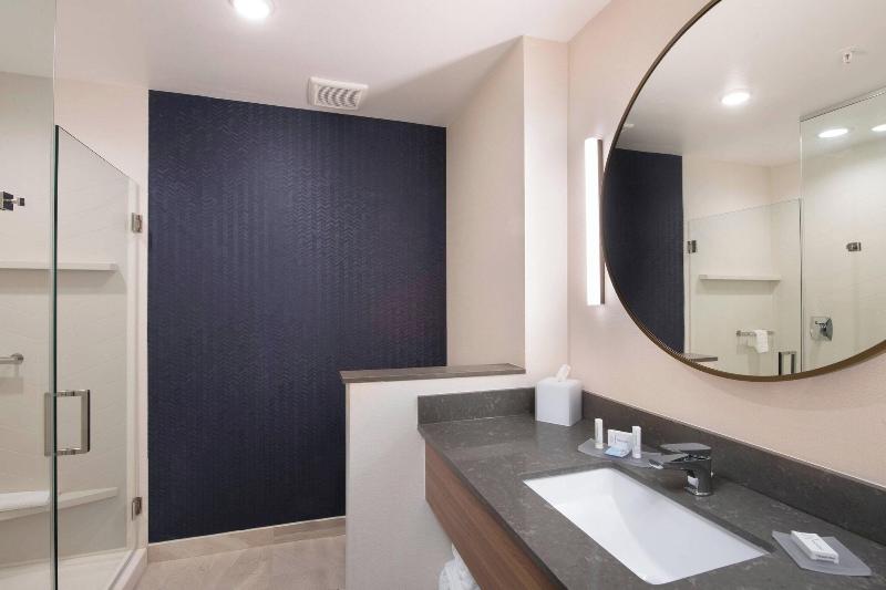 Fairfield Inn & Suites by Marriott Oklahoma City E image