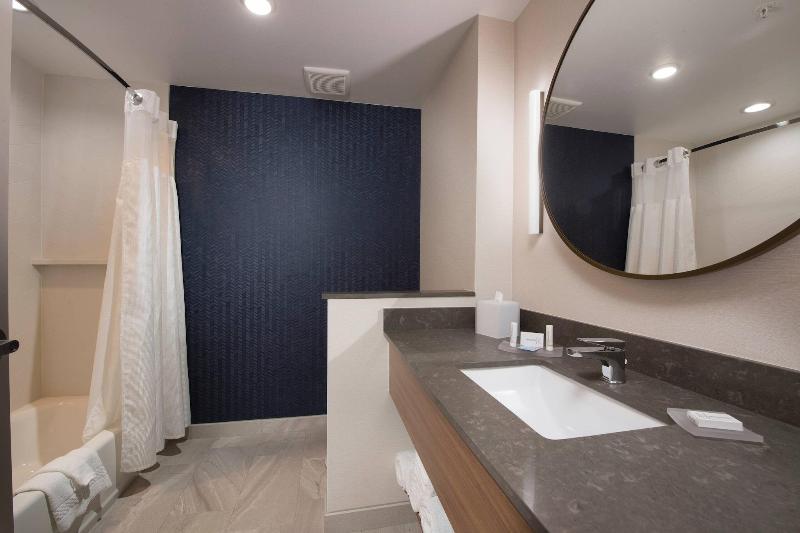 Fairfield Inn & Suites by Marriott Oklahoma City E image