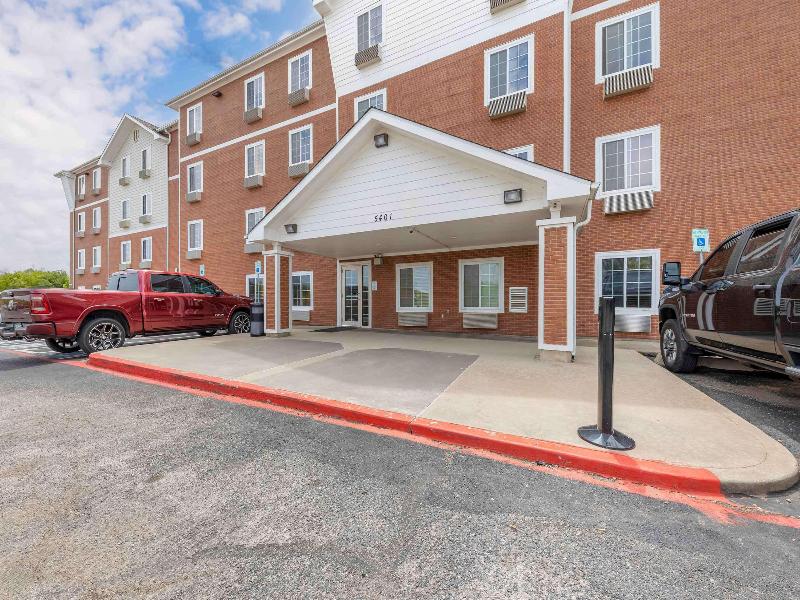 Woodspring Suites Oklahoma City Norman image
