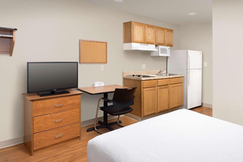 Woodspring Suites Oklahoma City Norman image
