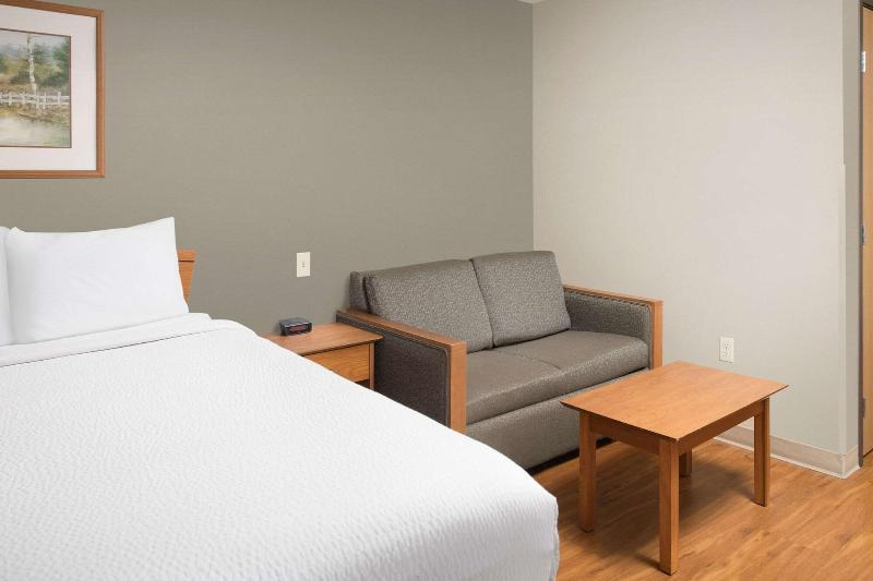 Woodspring Suites Oklahoma City Norman image