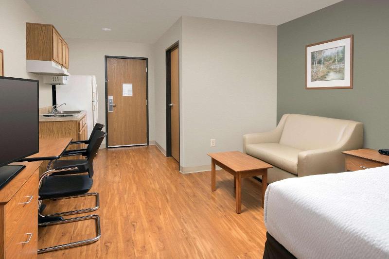 Woodspring Suites Oklahoma City Norman image