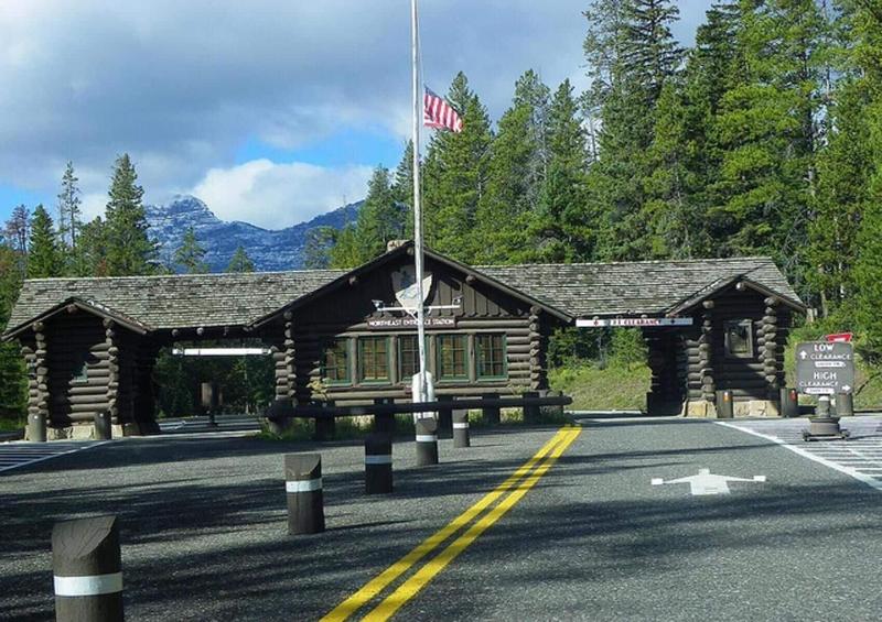 Soda Butte Lodge image