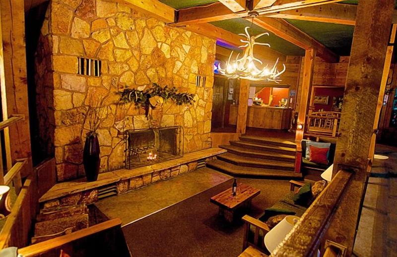 Soda Butte Lodge image