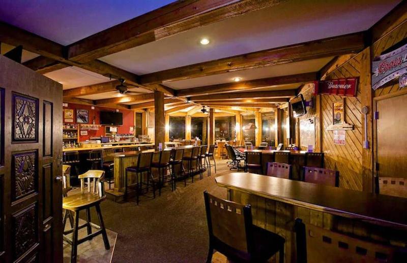 Soda Butte Lodge image