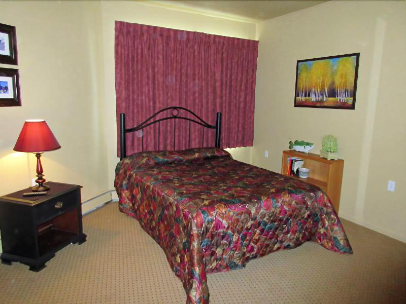 Soda Butte Lodge image