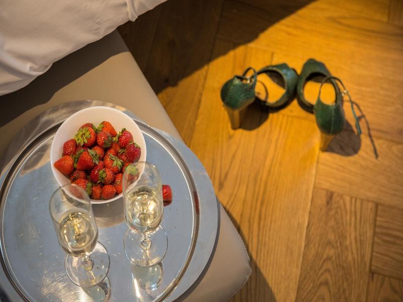 Palazzo Baj Guest House In Trastevere image
