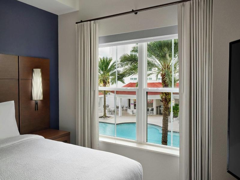 Residence Inn By Marriott Orlando Flamingo Crossin image