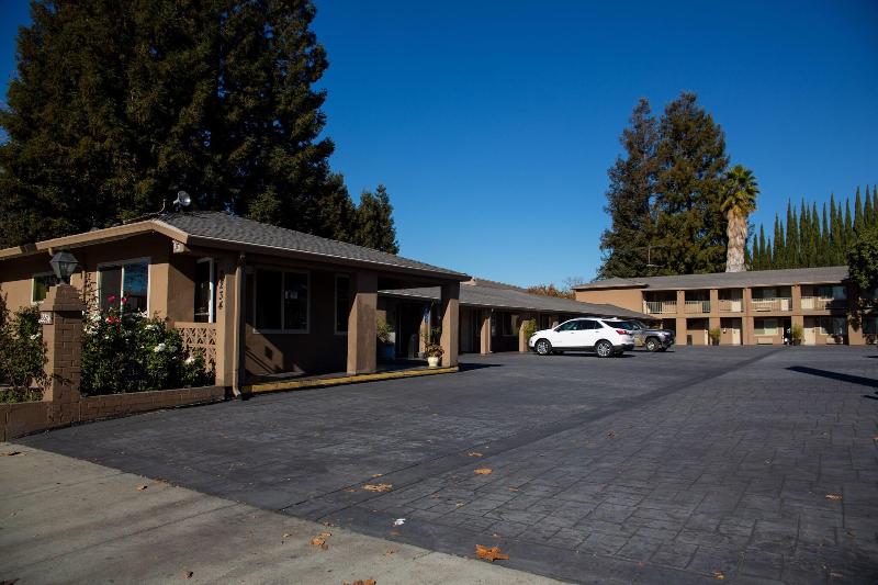 Sterling Inn image
