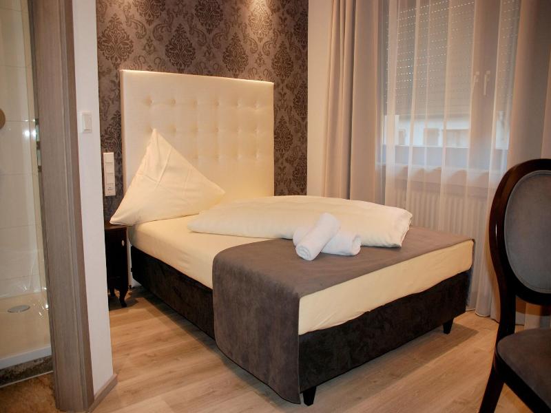 Hotel Zur Linde image