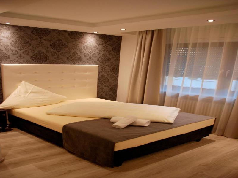 Hotel Zur Linde image