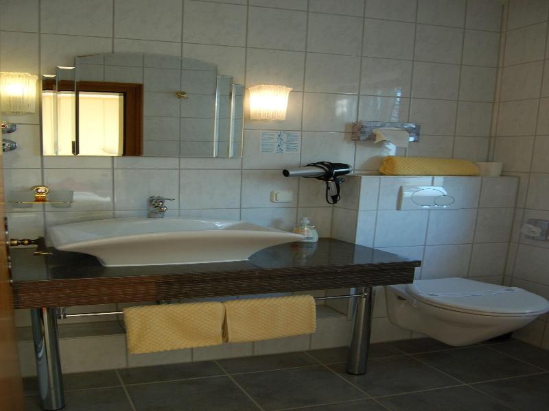 Hotel Zur Linde image