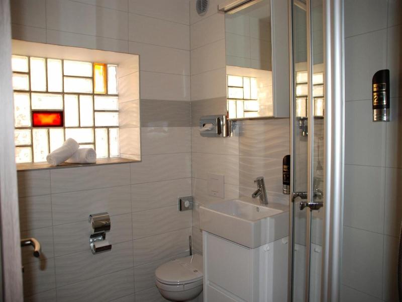 Hotel Zur Linde image
