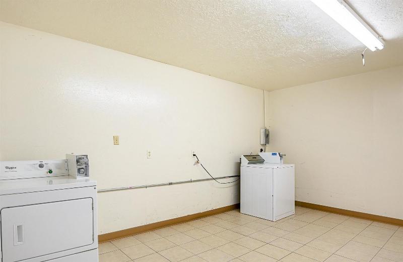 Motel 6 Madisonville, TX