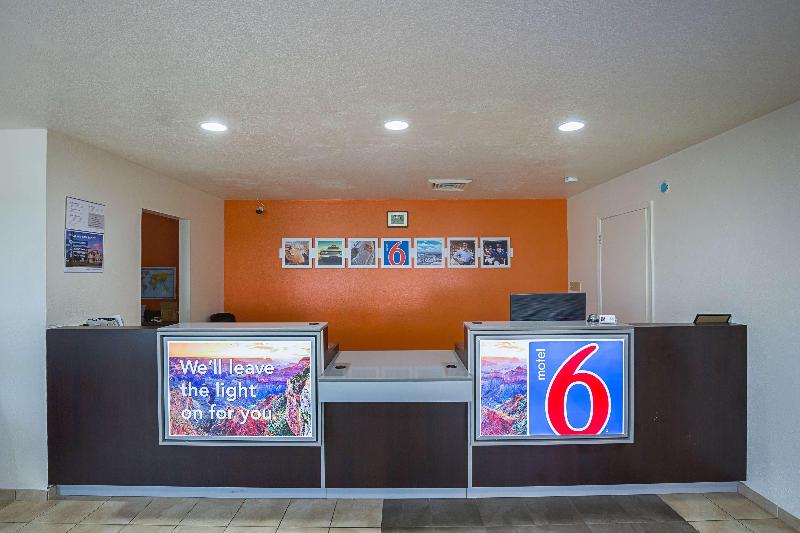 Motel 6 Madisonville, TX