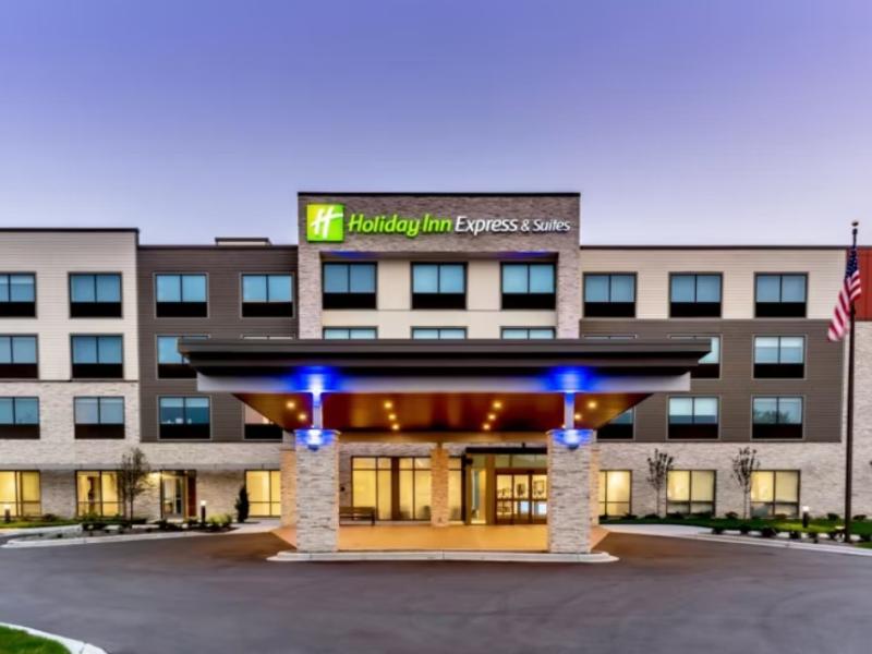 Holiday Inn Express & Suites Milwaukee West Allis image