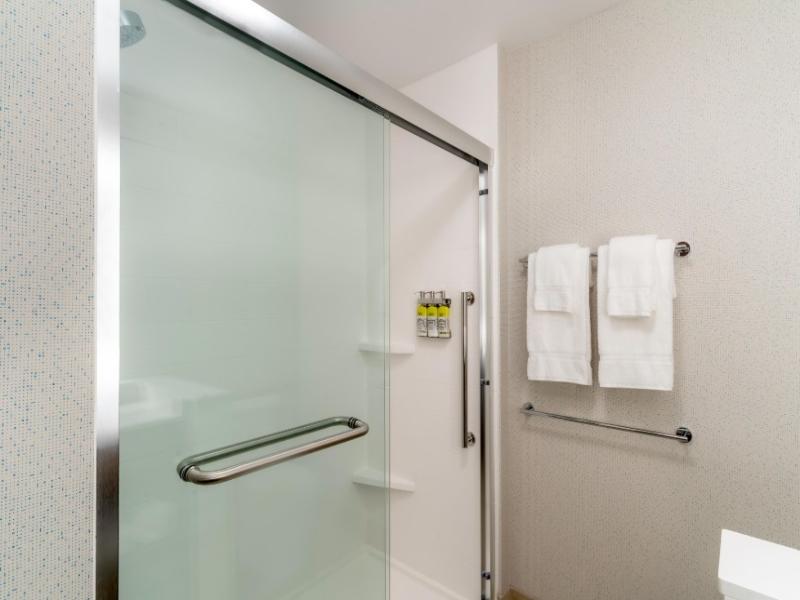 Holiday Inn Express & Suites Milwaukee West Allis image