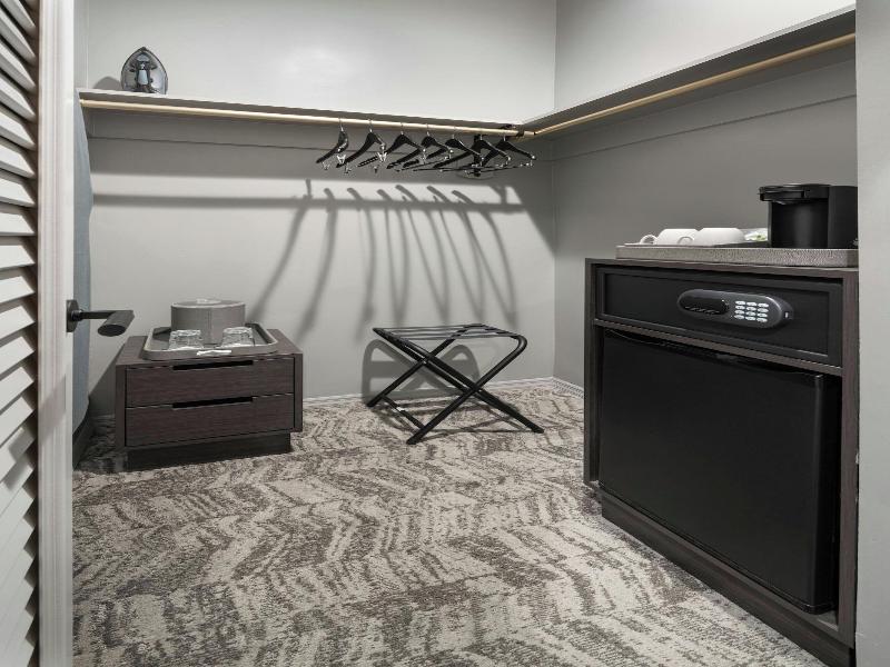 Courtyard by Marriott San Francisco Downtown/Van N image