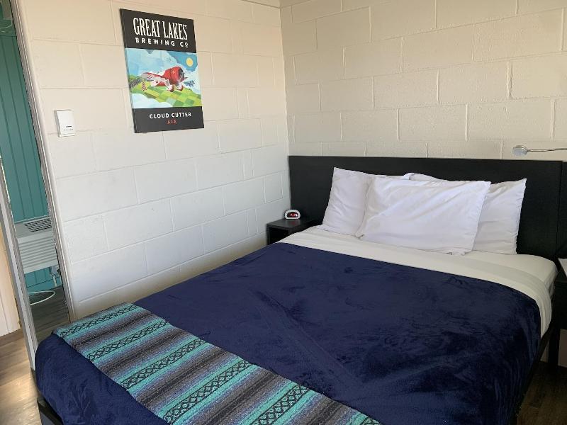 The Cedar Motel image