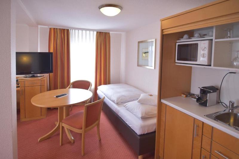 Hotel - Restaurant Hirsch image