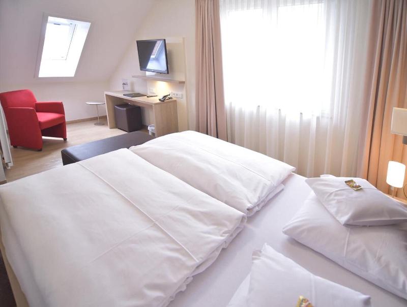 Hotel - Restaurant Hirsch image