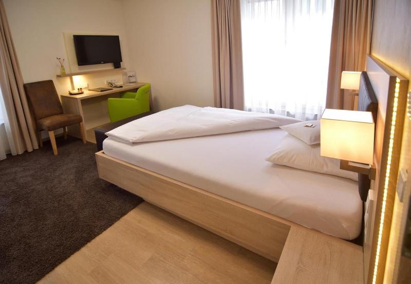 Hotel - Restaurant Hirsch image