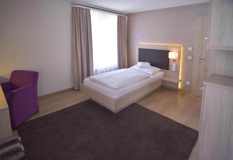 Hotel - Restaurant Hirsch image