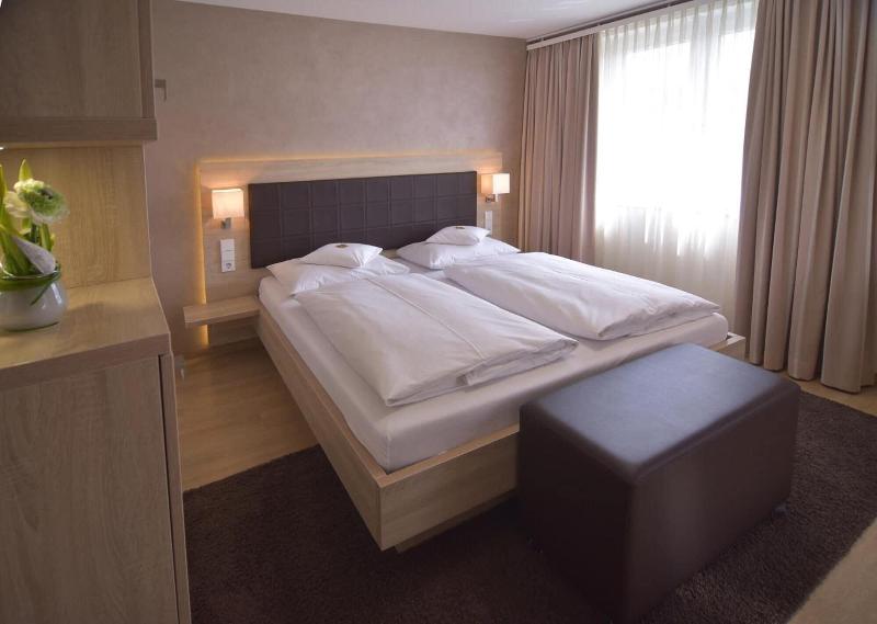 Hotel - Restaurant Hirsch image