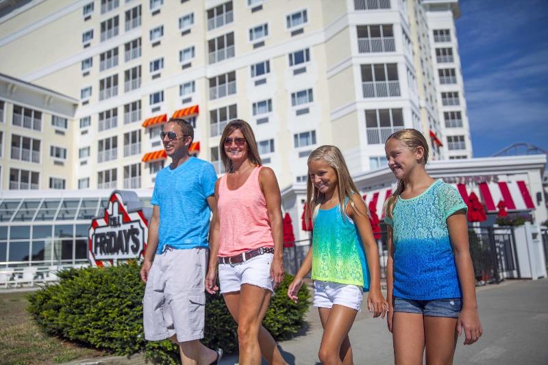 Cedar Point's Hotel Breakers image