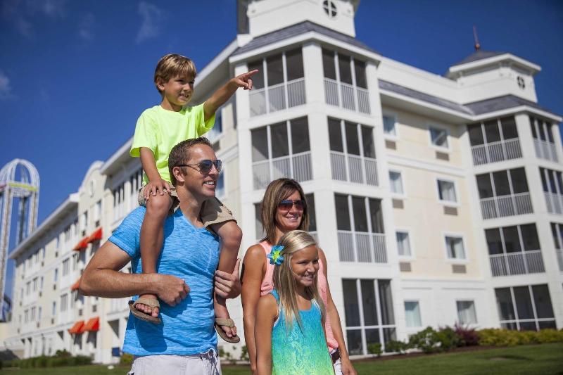 Cedar Point's Hotel Breakers image