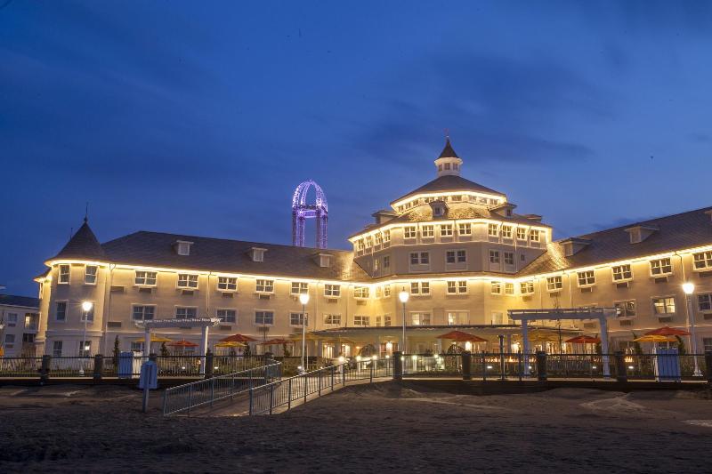 Cedar Point's Hotel Breakers image