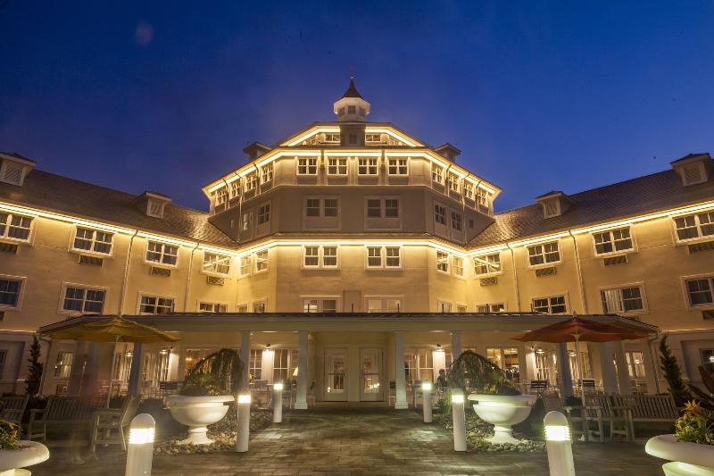 Cedar Point's Hotel Breakers image