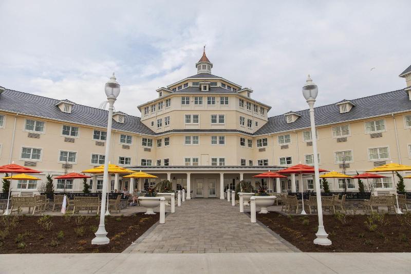 Cedar Point's Hotel Breakers image