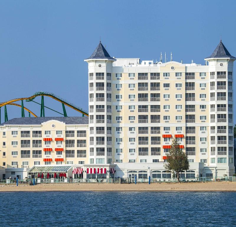 Cedar Point's Hotel Breakers image