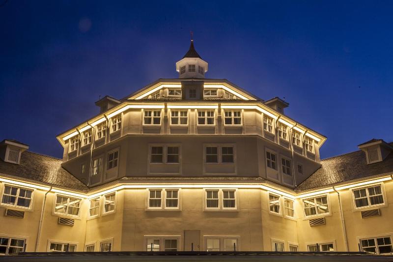 Cedar Point's Hotel Breakers image