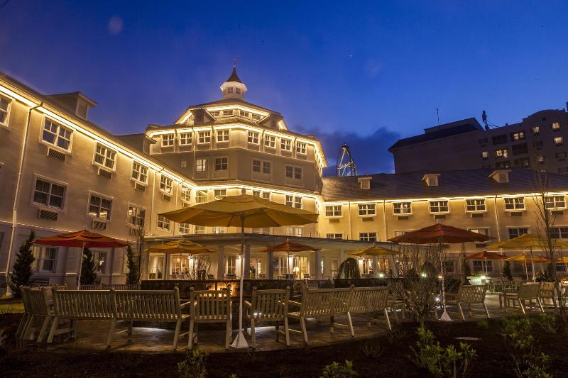 Cedar Point's Hotel Breakers image