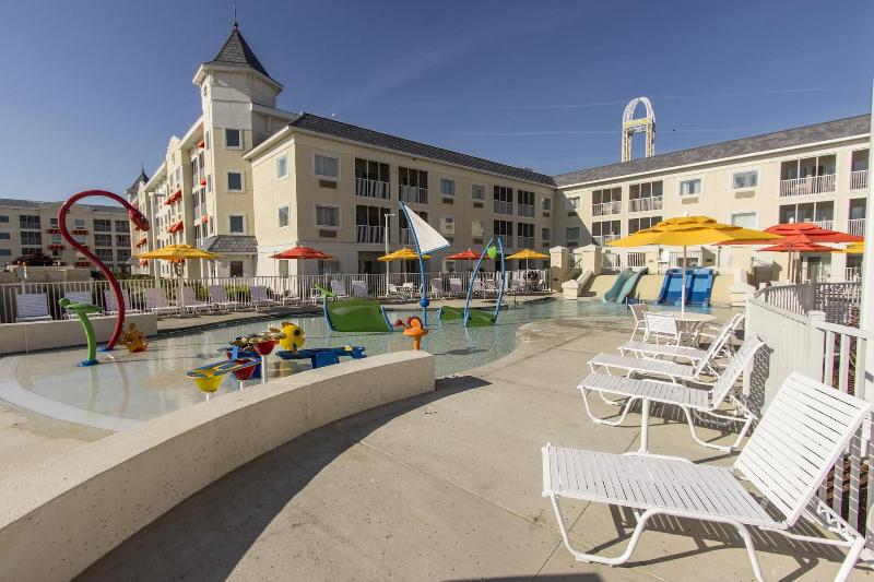 Cedar Point's Hotel Breakers image