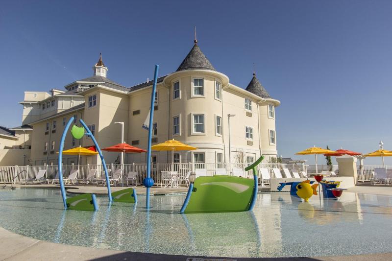 Cedar Point's Hotel Breakers image