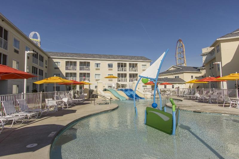 Cedar Point's Hotel Breakers image