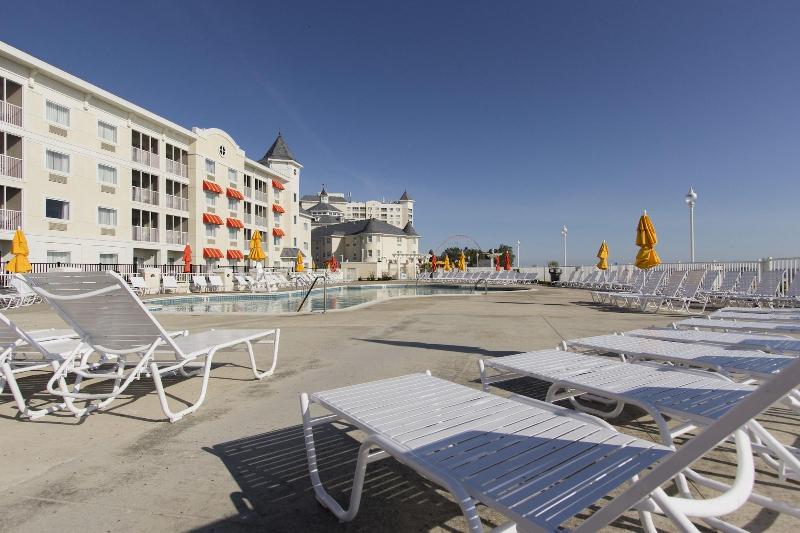 Cedar Point's Hotel Breakers image