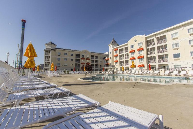 Cedar Point's Hotel Breakers image
