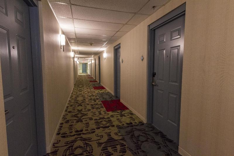 Cedar Point's Hotel Breakers image