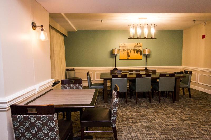 Cedar Point's Hotel Breakers image